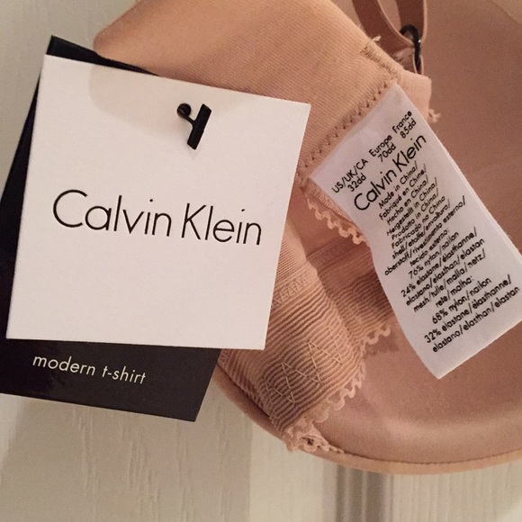 Calvin Klein Women’s Padded Underwire Bra - Picture 6 of 7